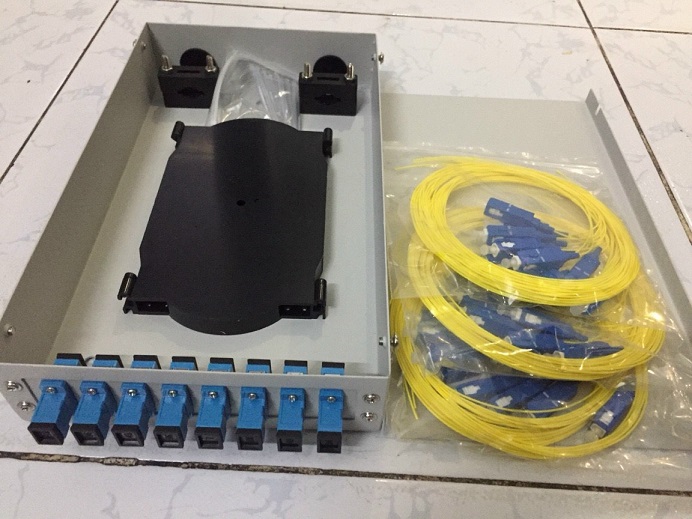 Hộp phối quang bằng sắt ODF 8FO FTTH